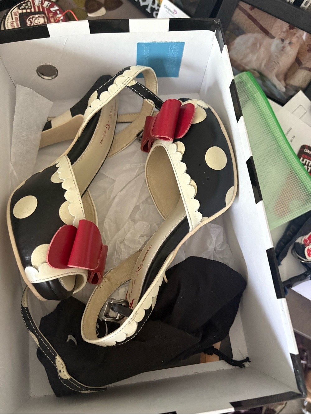 Lola Ramona Black & Cream Leather Sandal Box